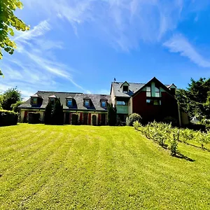 logis-auberge-du-barrez.midi-pyreneeshotels.com/